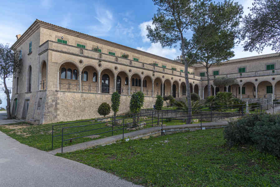 Mallorca - Randa 12 - santuari de Cura.jpg